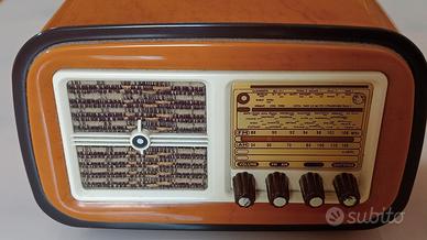 Radio d'epoca miniatura Geloso.