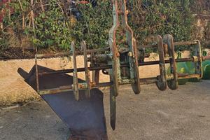 Aratro Nardi 48 monovomere spostabile per trattori