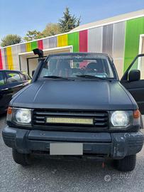 Mitsubishi Pajero 2,5