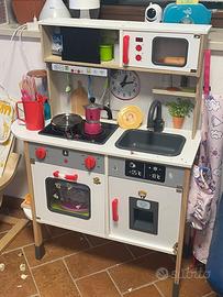 Cucina giocattolo