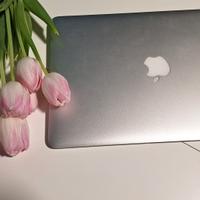 Il laptop MacBook Air 2015