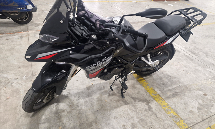Moto Trk 251