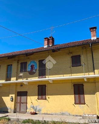 CASA SEMINDIPENDENTE A SALUZZO
