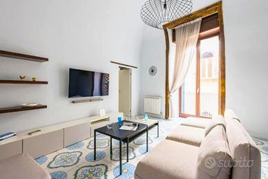 ADIACENTE VIA TOLEDO: 85 mq - RISTRUTTURATO