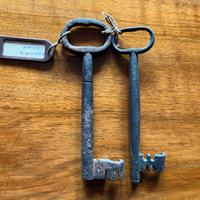 Coppia di chiavi antiche