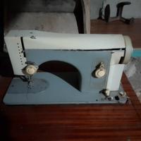 macchina da cucire con mobile 