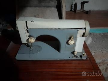 macchina da cucire con mobile 