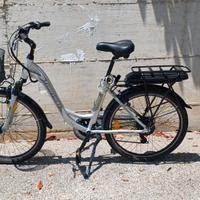 Vendes bici elettrica.