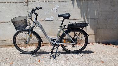 Vendes bici elettrica.