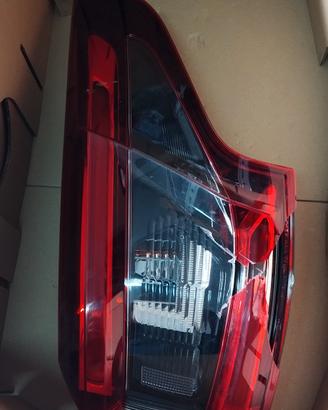 Faro posteriore lato dx Nissan Qashqai 