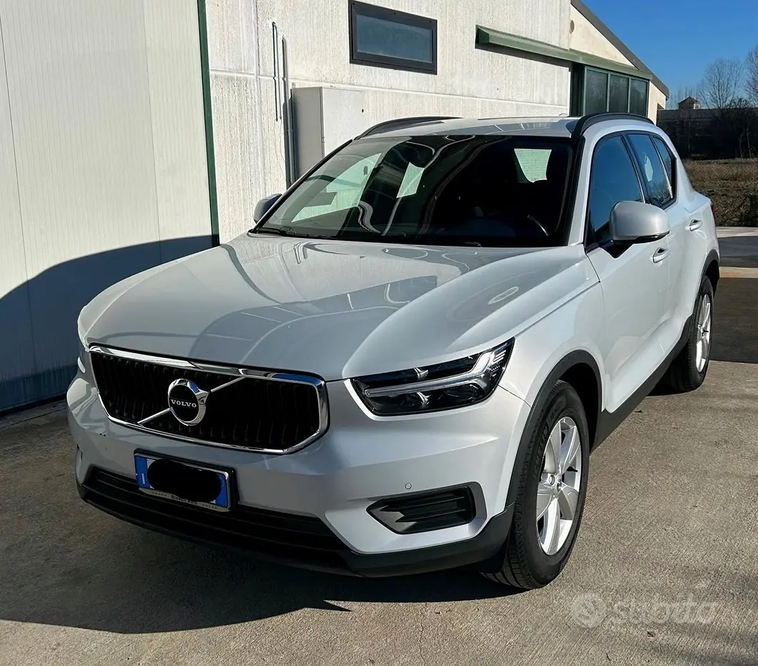 Volvo XC40 (2017-->)