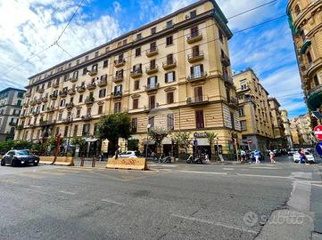 3 LOCALI A NAPOLI