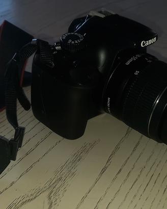 Macchina fotografica canon  eos 1100D