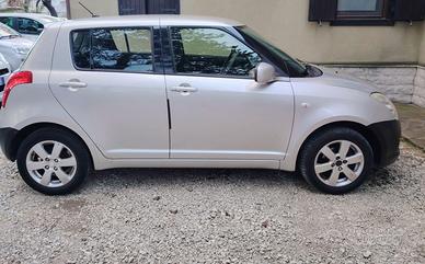Suzuki Swift 1.3 GL 16 v 4 ruote motrici benzina