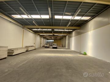 Capannone IndustrialeCommerciale Asse attrezzato