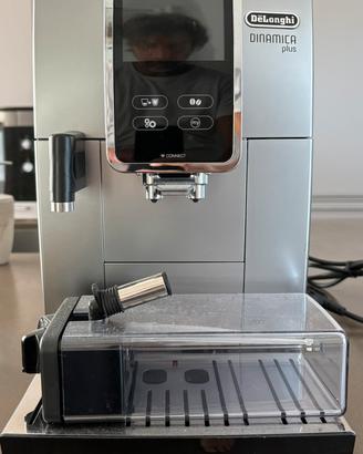 Macchina del caffe’ Delonghi dinamica plus