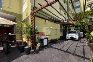 4 LOCALI A GENOVA