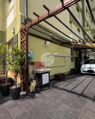 4 LOCALI A GENOVA