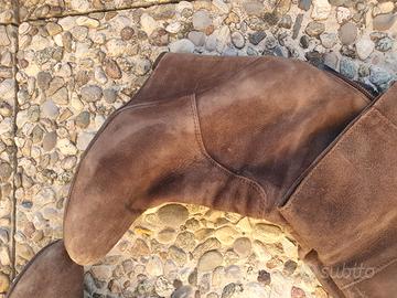 Stivali marroni velluto num 40 rovinati