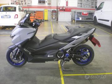 TMAX YAMAHA 560