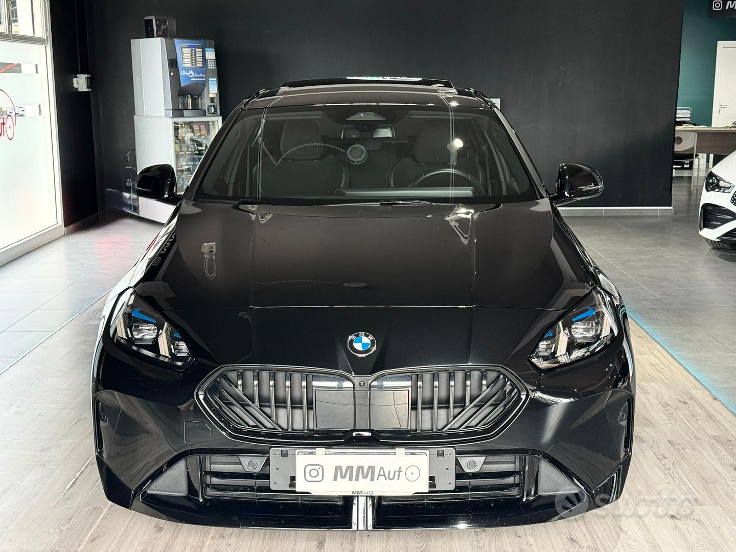 BMW 1 Series 2025 photo 2
