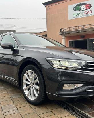 VOLKSWAGEN Passat Variant 2.0 TDI SCR EVO DSG Bu