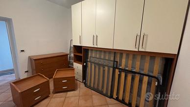 armadio più comò e divano