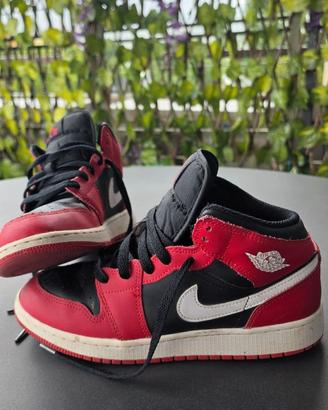Air Jordan 1 Mid (GS) "Black Gym Red" - Taglia 40