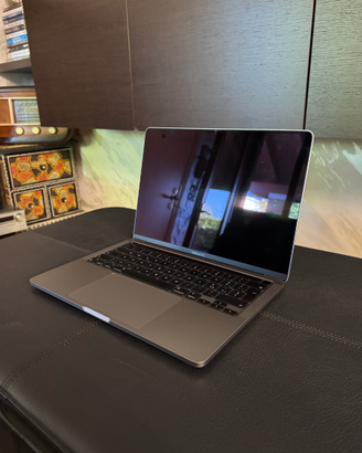 MacBook Pro 13" M1 (2020) – 8GB RAM – 256GB SSD