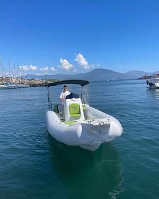 Vendi gommone 7.60 metri