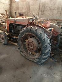 trattore agricolo 