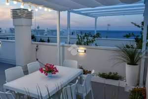 2 LOCALI A POLIGNANO A MARE
