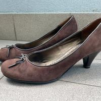 Scarpa marrone tacco medio