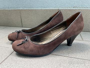Scarpa marrone tacco medio