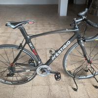 Bici da strada in carbonio