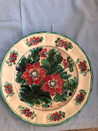 Due piatti in terra cotta