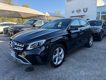 MERCEDES-BENZ GLA 200 d Automatic Premium