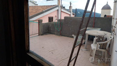 Casa indipendente con terrazzo