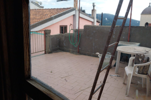 Casa indipendente con terrazzo