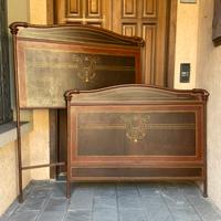 Letto in ferro decorato con reti originali