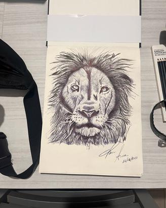 Disegno a mano in bianco e nero.