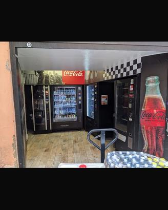 4 distributori automatici bevande a snack