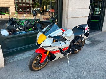 Yamaha YZF R1