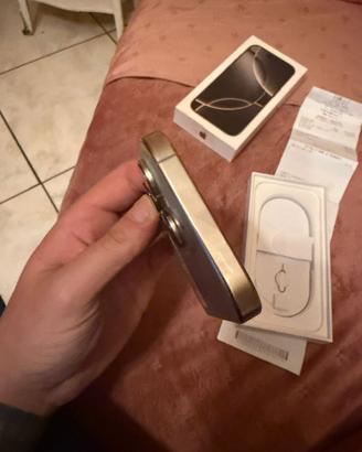 Iphone 16 pro con fattura