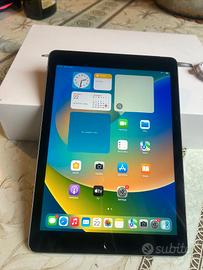 Apple iPad 128 GB di quinta generazione.Wi-Fi+ Sim