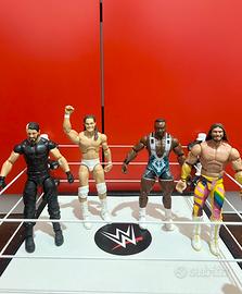 Lotto 4 Action Figures Wrestling WWE