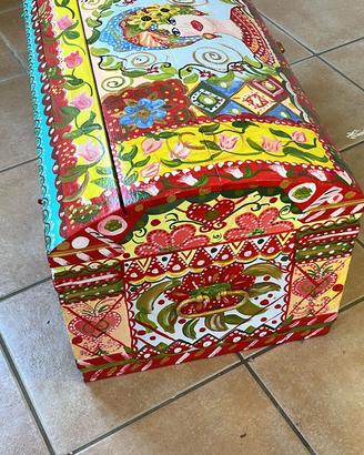 Cassa fatta a mano stile siciliano