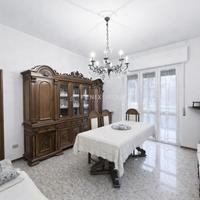 SEi LOCALI CON GIARDINO IN VIA DON GIROTTI 25/A, C