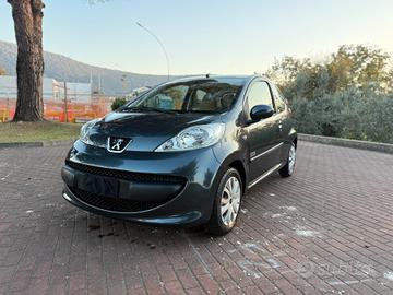 Peugeot 107 1.0 68CV 3p. Sweet Years neopatentati,