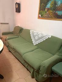 Divano letto e poltrona coordinata